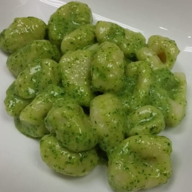 Gnocchi al pesto.